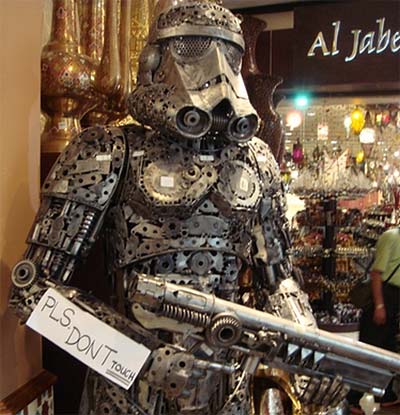  Aliens in the Steampunk style in a shopping mall art gallery in Dubai