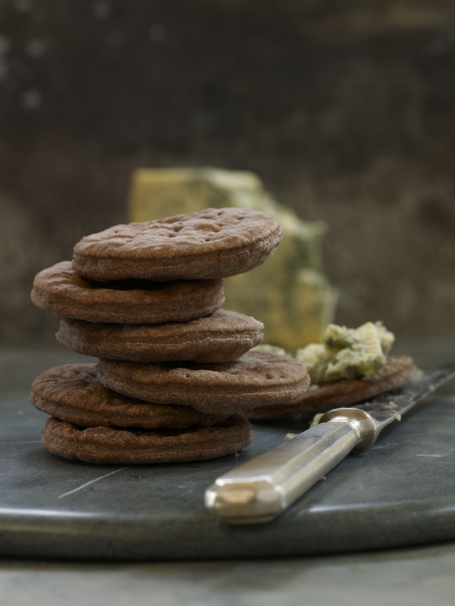 Choc water biscuits for cheese