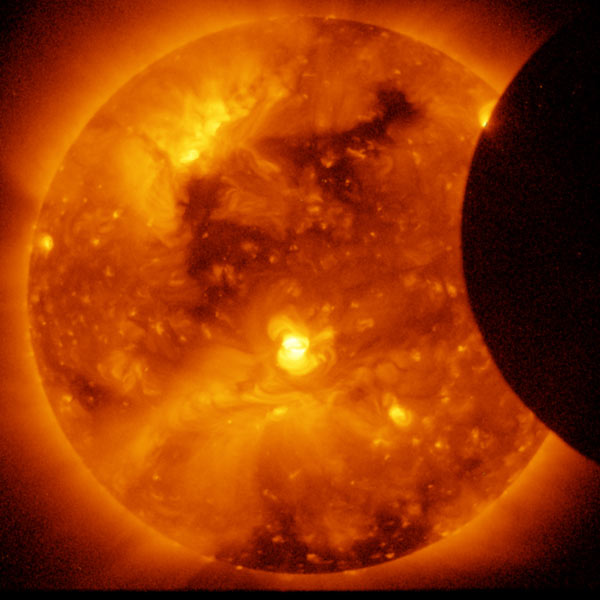 650665main_hinode-eclipse-orig_full