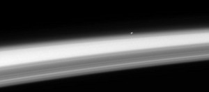 Alpha_Centauri_AB_over_limb_of_Saturn_PIA104061