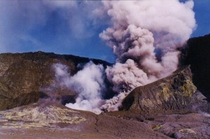 White_Island_main_vent
