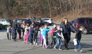 hc-pictures-newtown-school-shooting-20121214-001