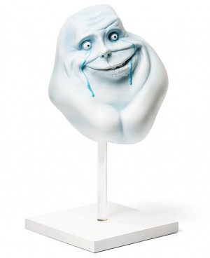 f0f7_forever_alone_statue