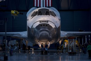 Shuttle-Discovery-front