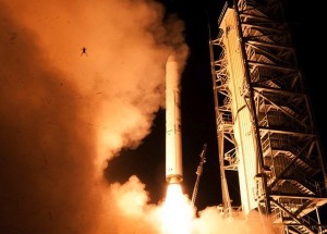 8C8953132-130911-space-frog-930p.blocks_desktop_large.jpg 8C8953132 130911 space frog 930p blocks desktop large