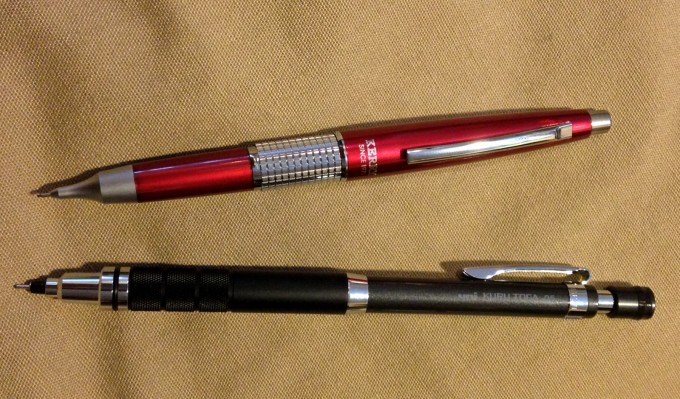 TWO SHOT Pentel Kerry and Uni Kuro toga