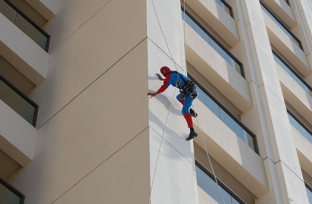 If you live in Dubai, you can get Spiderman to clean your windows | Boing  Boing