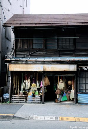 Tokyo broom store has not had a customer since 1972 (Update: HOAX ...