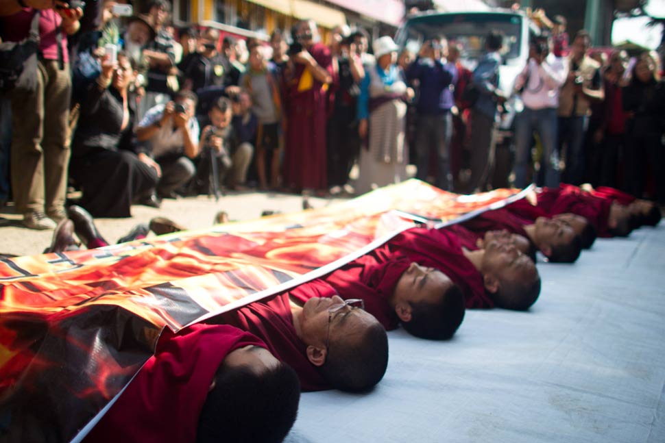 Exiled Tibetans Hold Memorial For Self-immolators Protesting Chinese ...