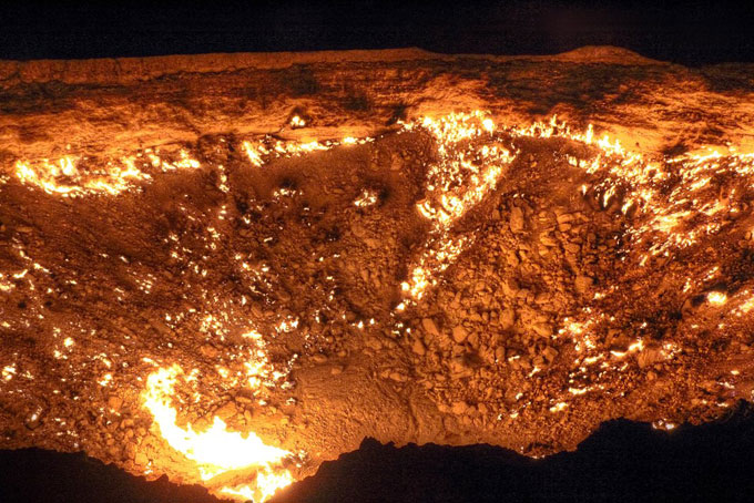 Hellish desert crater has been burning for 40 years - Boing Boing