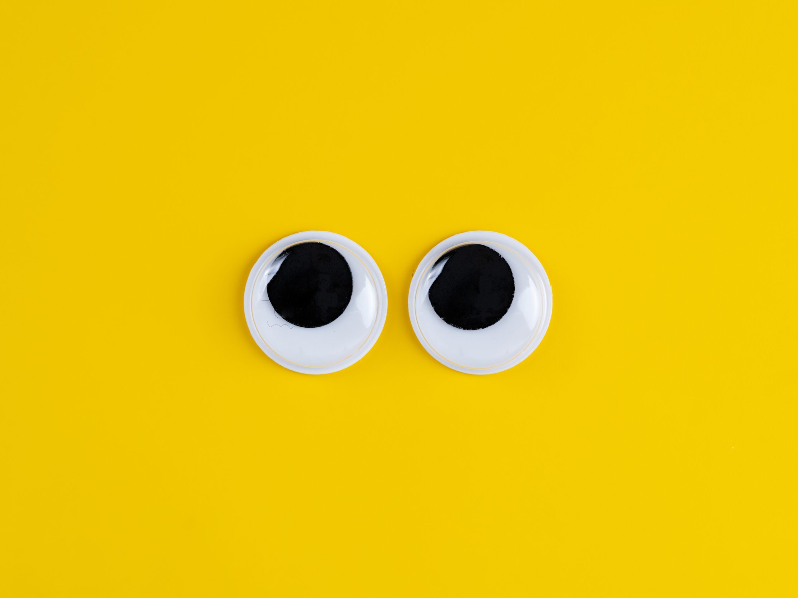 1) “Viral Sensation: Hilarious Googly-Eye Face Mask Takes Social Media by Storm