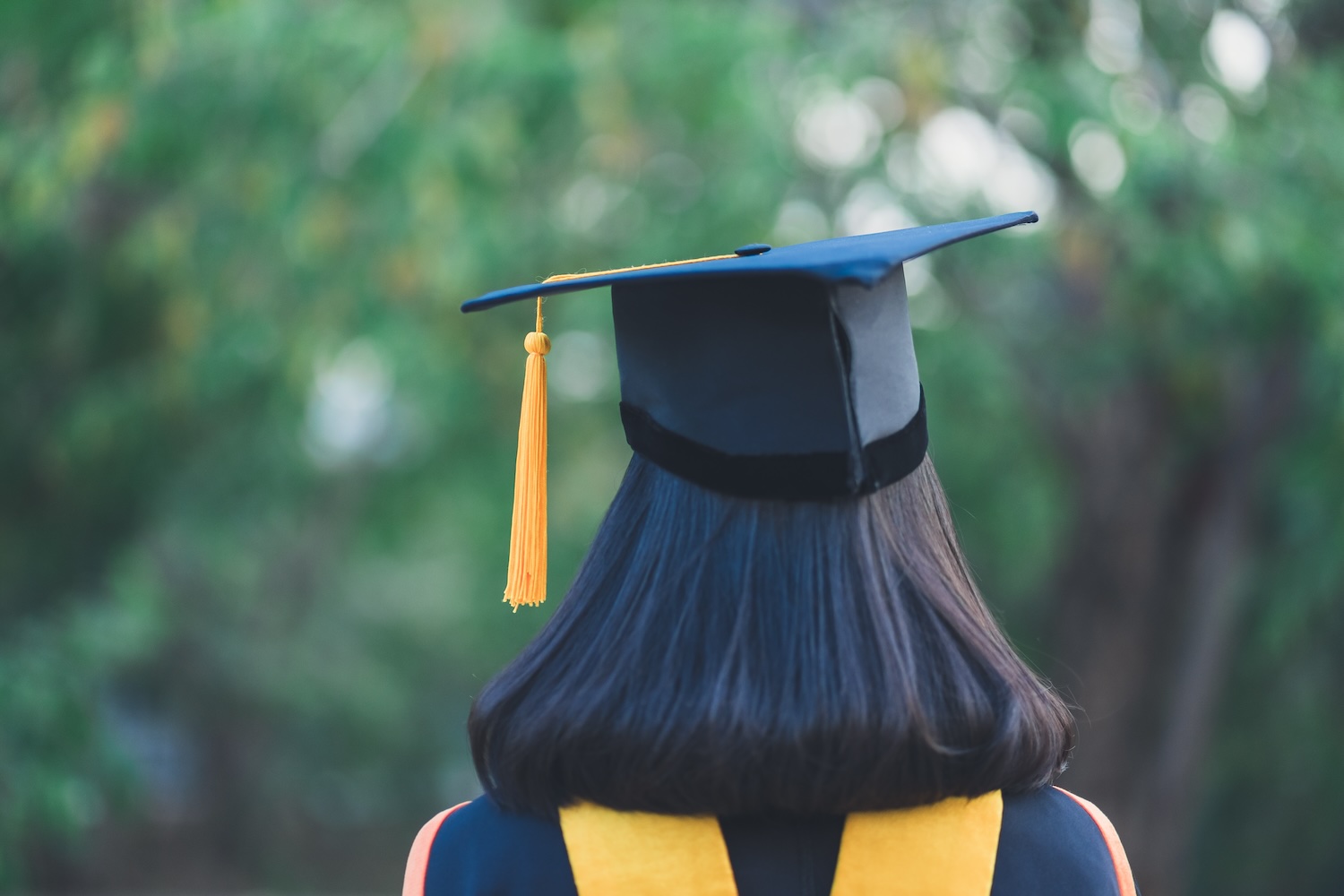 White Dad Charges Black Superintendent At HS Graduation (video)