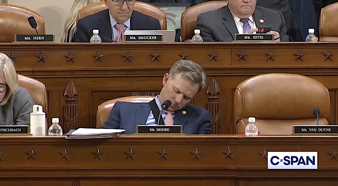 GOP Congressman sound asleep on House floor when it's his turn to vote, as seen in comical footage (video)